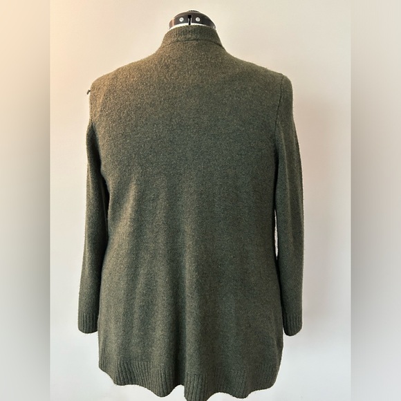 Amazing Hunter Green Cardigan - Picture 3 of 6
